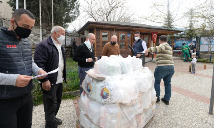 BTSO’dan ihtiyaç sahiplerine gıda desteği