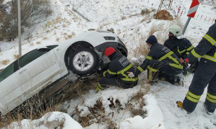 Aksaray’da itfaiye ekibi anında müdahaleyle büyük bir kazayı engelledi