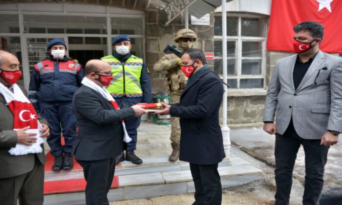 Bursa’nın emanetleri Sarıkamış’ta Mehmetçiğe ulaştı