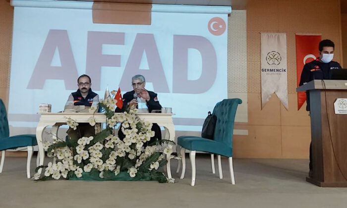 Aydın’da muhtarlara afet eğitimleri başladı