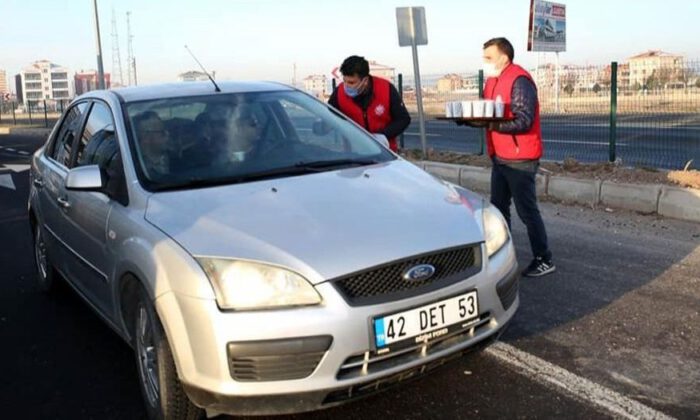 Aksaray’da ‘mobil çorba’ ikramı